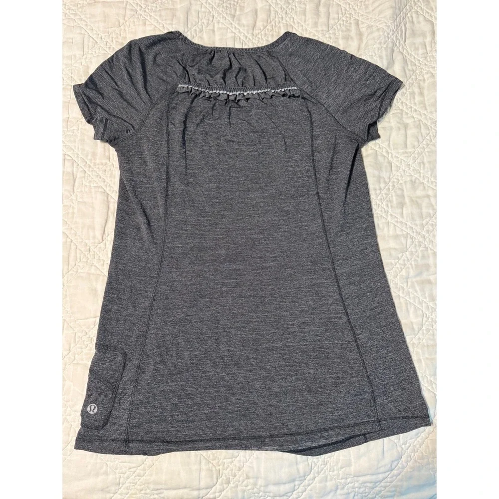 Lululemon Run Wild Shirt Women 6 Gray Laser Cut Short Sleeve Athletic Tee